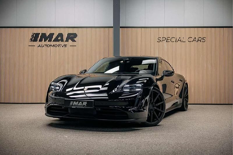 Zwart Gebruikt 2020 Porsche Taycan 4S Performance Package Sedan | € 59.950 - Afbeelding 1/4