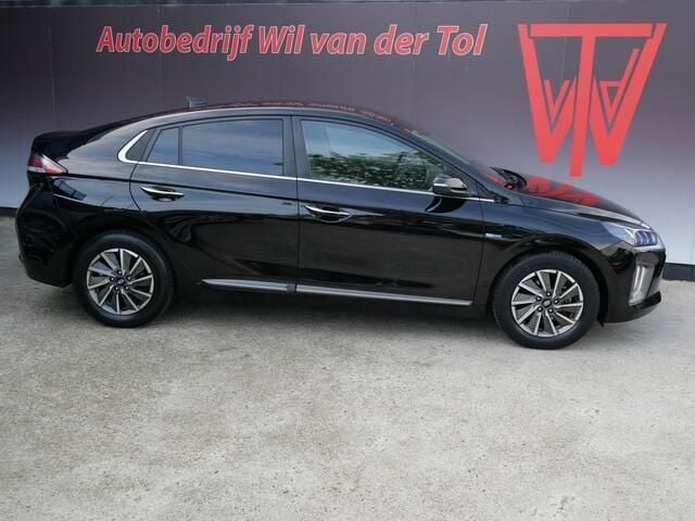 Zwart Gebruikt 2019 Hyundai Ioniq Comfort Sedan | € 12.990 (Goede deal) - Afbeelding 1/4