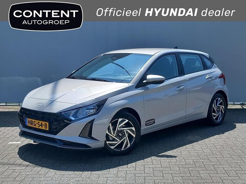 Grijs Gebruikt 2025 Hyundai i20 Comfort Hatchback | € 26.440 - Afbeelding 1/4