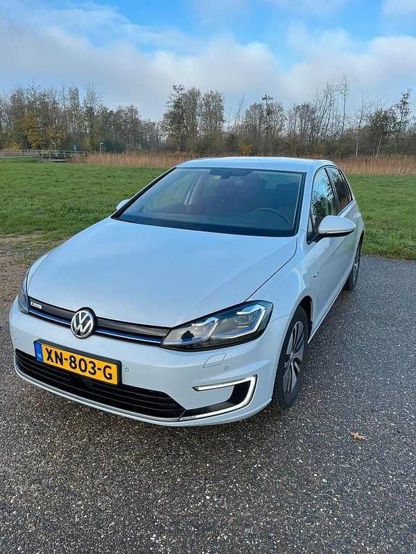 Occasion 2018 VW e-Golf Hatchback | € 10.500 (Goede deal) - Afbeelding 1/4