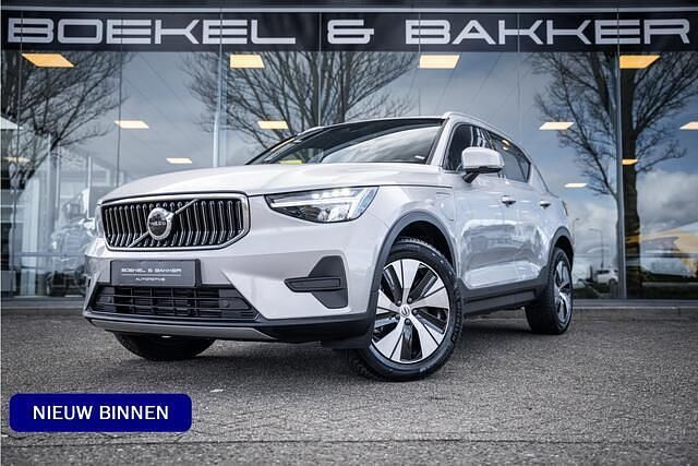 Zilver Gebruikt 2023 Volvo XC40 Core SUV | € 42.950 (Iets duurder) - Afbeelding 1/4
