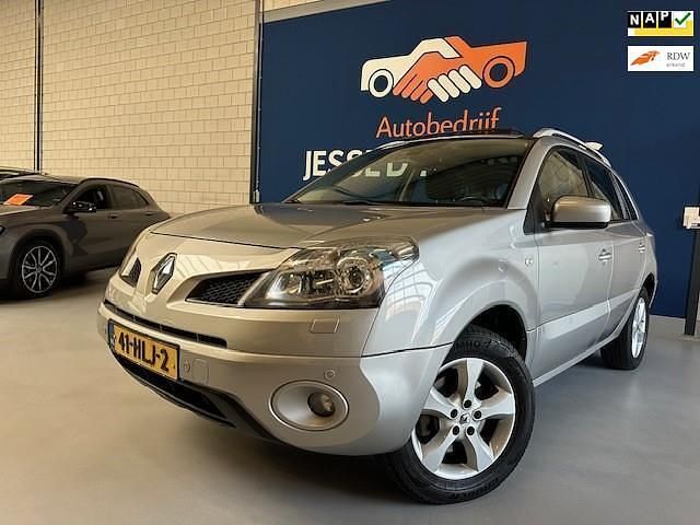 Grijs Occasion 2009 Renault Koleos Dynamique SUV | € 3.750 (Eerlijke prijs) - Afbeelding 1/4