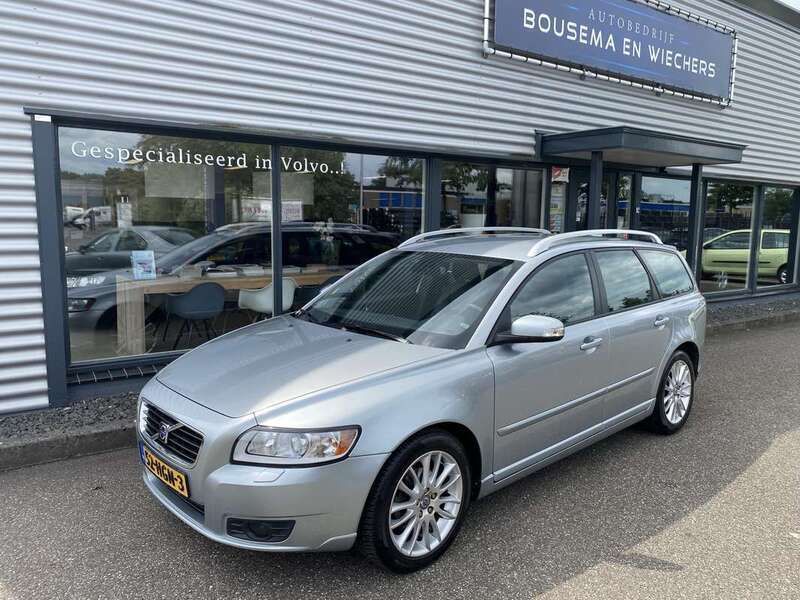 Grijs Gebruikt 2008 Volvo V50 Stationwagen | € 3.950 (Iets duurder) - Afbeelding 1/4