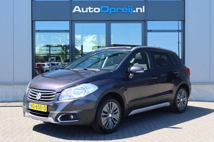 Grijs, metallic lak Occasion 2013 Suzuki SX4 MPV | € 8.495 (Iets duurder) - Afbeelding 1/4
