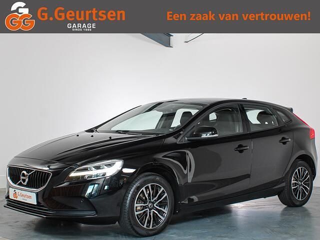 Zwart, metallic lak Gebruikt 2018 Volvo V40 Kinetic Stationwagen | € 18.900 (Goede deal) - Afbeelding 1/4