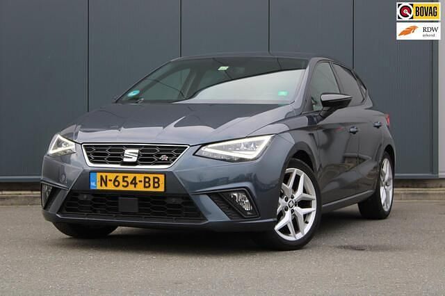 Grijs (metallic) Occasion 2020 Seat Ibiza Business Hatchback | € 11.950 (Eerlijke prijs) - Afbeelding 1/4