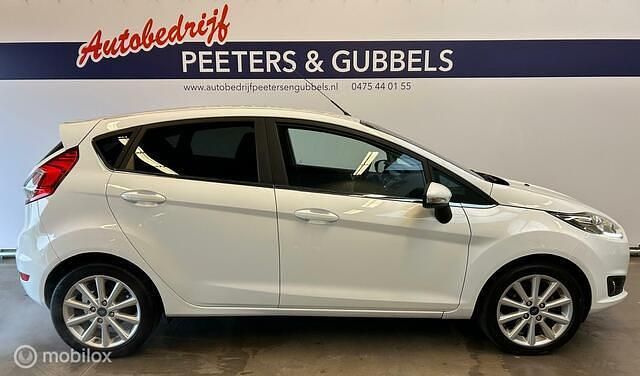 Occasion Ford Fiesta Titanium 101 PK (74 kW) 2017 Wit Hatchback