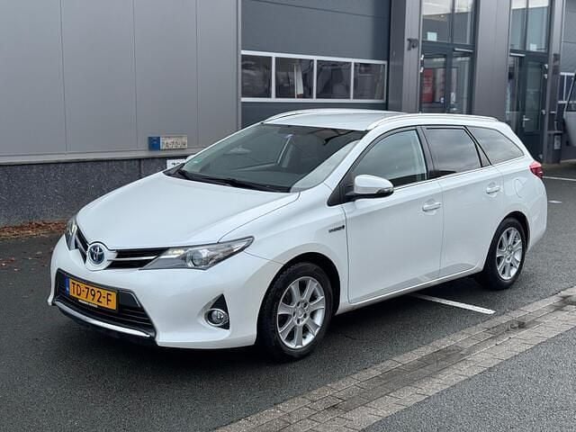 Wit Occasion 2014 Toyota Auris Touring Sports Stationwagen | € 7.950 (Goede deal) - Afbeelding 1/4