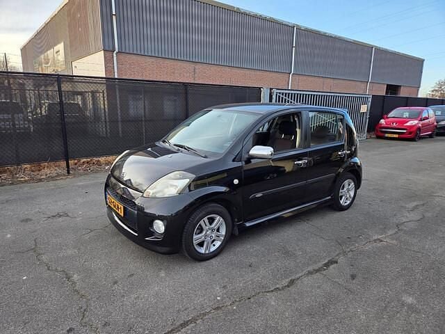 Occasion Daihatsu Sirion 91 PK (66 kW) 2008 Zwart Hatchback