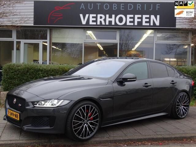 Grijs Gebruikt 2016 Jaguar XE S Sedan | € 23.950 - Afbeelding 1/4