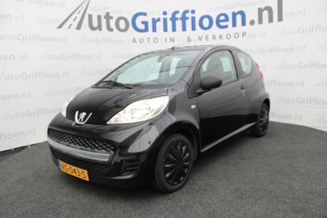 Zwart Gebruikt 2011 Peugeot 107 Hatchback | € 2.490 (Goede deal) - Afbeelding 1/4