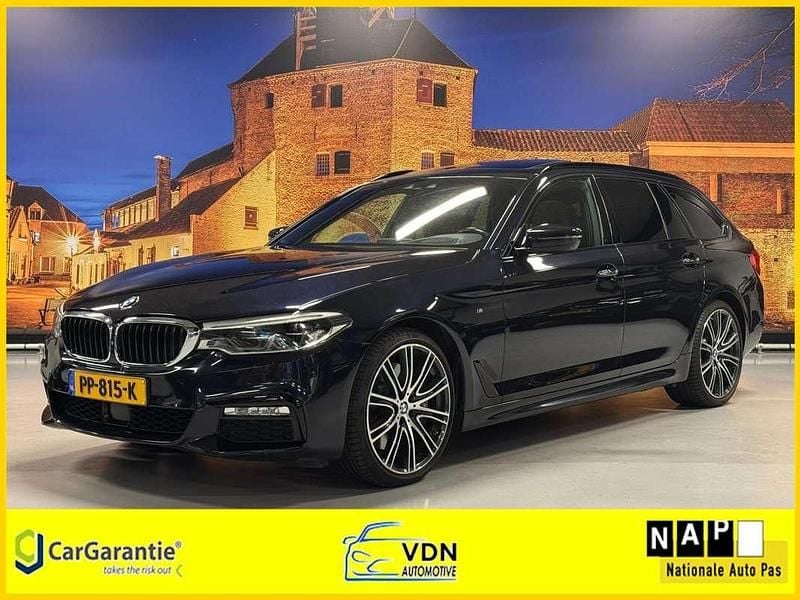 Zwart Gebruikt 2017 BMW 540 Executive Stationwagen | € 29.950 (Iets duurder) - Afbeelding 1/4
