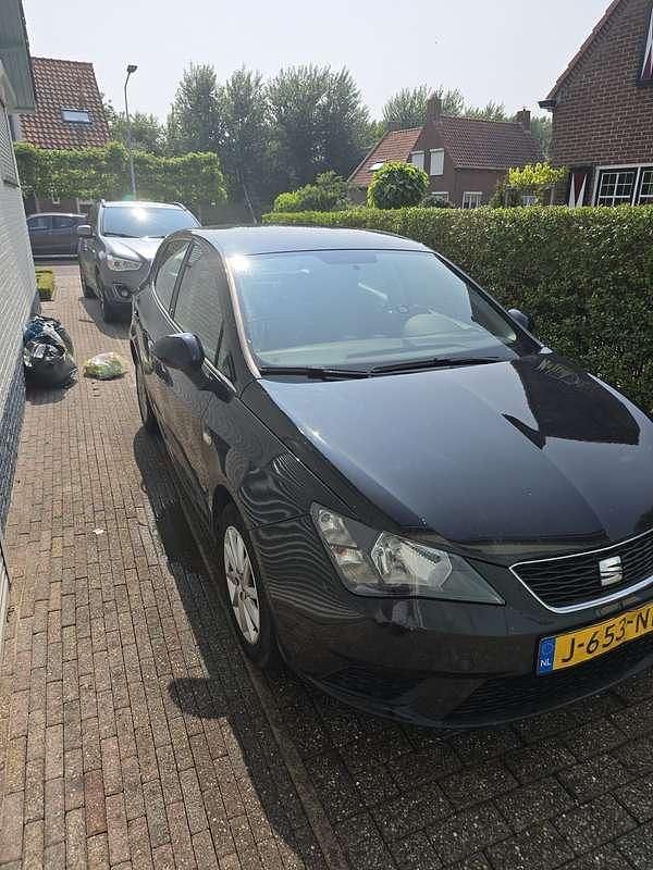 Zwart Gebruikt 2017 Seat Ibiza Reference MPV | € 7.000 - Afbeelding 1/4