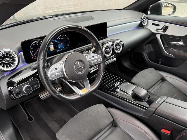 Occasion Mercedes CLA200 Shooting Brake Premium Plus 163 PK (119 kW) 2021 Zwart Stationwagen