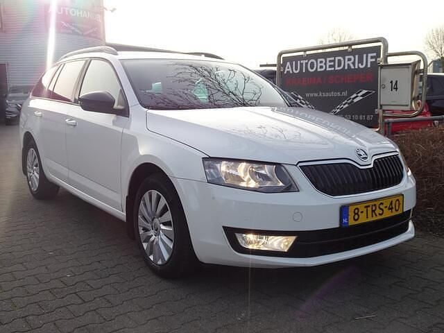 Occasion Skoda Octavia Ambition 105 PK (77 kW) 2014 Wit Hatchback