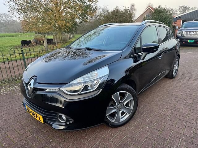 Zwart (metallic) Gebruikt 2015 Renault Clio GrandTour Night&Day Stationwagen | € 7.500 (Eerlijke prijs) - Afbeelding 1/4