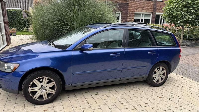 Blauw Gebruikt 2005 Volvo V50 Momentum Stationwagen | € 3.500 (Eerlijke prijs) - Afbeelding 1/4