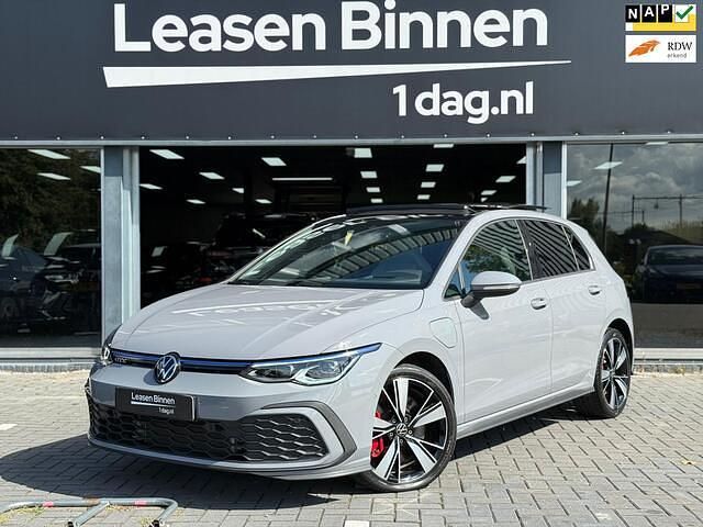 Grijs Gebruikt 2021 VW Golf VIII GTE Hatchback | € 31.950 - Afbeelding 1/4