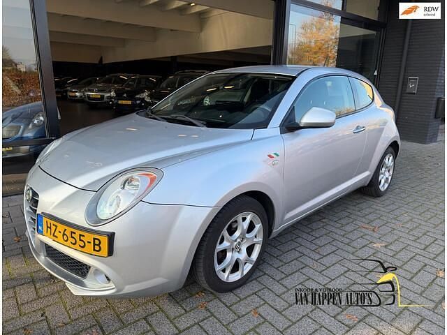 Grijs (metallic) Gebruikt 2009 Alfa Romeo MiTo Progression Hatchback | € 2.999 (Goede deal) - Afbeelding 1/4
