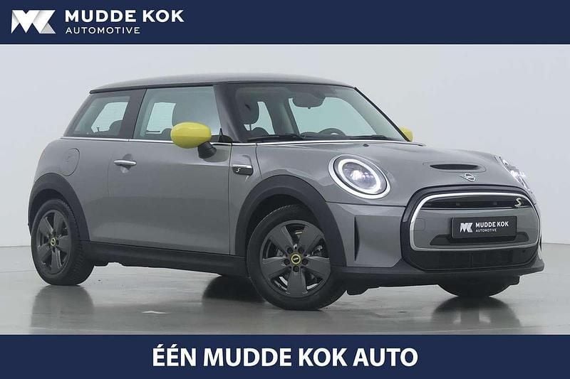 Grijs Occasion 2022 Mini Cooper Classic Hatchback | € 18.900 (Super prijs) - Afbeelding 1/4