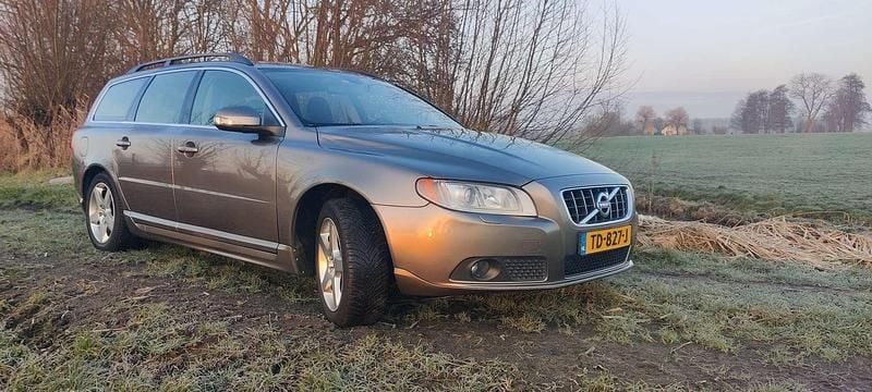 Occasion Volvo V70 Summum 241 PK (177 kW) 2010 Beige Stationwagen