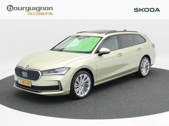Geel Gebruikt 2024 Skoda Superb First Edition Stationwagen | € 42.850 - Afbeelding 1/4