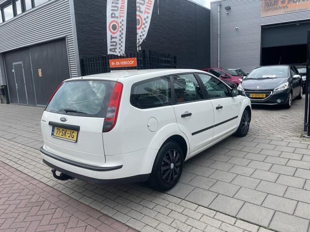 Occasion Ford Focus 101 PK (74 kW) 2006 Wit, metallic lak Stationwagen