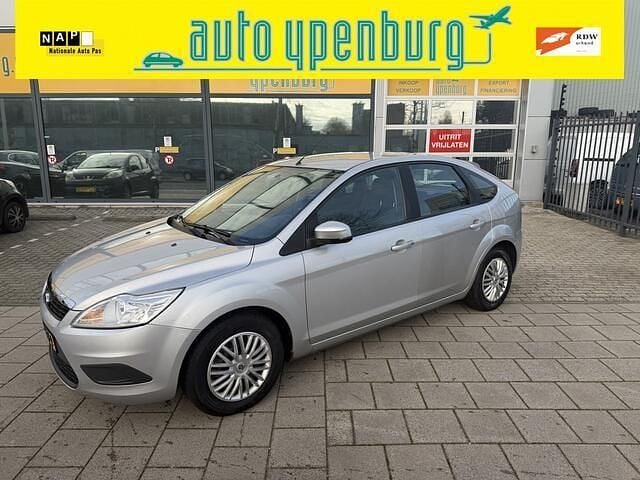 Grijs Gebruikt 2008 Ford Focus Trend Hatchback | € 3.450 (Eerlijke prijs) - Afbeelding 1/4