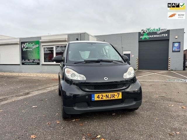 Zwart Gebruikt 2010 Smart ForTwo Coupé Pure Coupé | € 3.950 (Eerlijke prijs) - Afbeelding 1/4