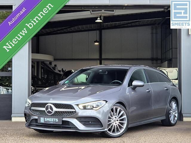 Grijs, metallic lak Gebruikt 2019 Mercedes CLA180 Shooting Brake Business Stationwagen | € 23.950 (Goede deal) - Afbeelding 1/4