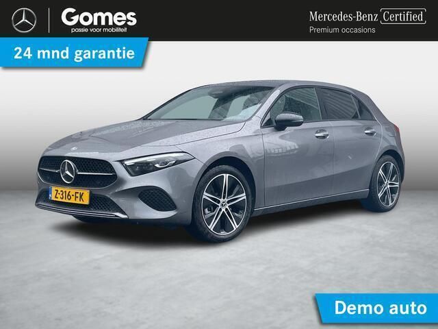Grijs Gebruikt 2024 Mercedes A250 Luxury Hatchback | € 38.950 (Eerlijke prijs) - Afbeelding 1/4
