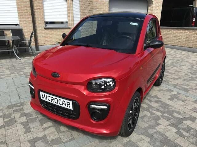 Rood Gebruikt 2020 Microcar Dué Hatchback | € 10.995 - Afbeelding 1/4