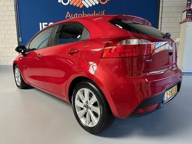 Occasion Kia Rio 86 PK (63 kW) 2014 Rood Hatchback