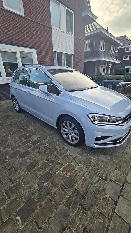 Occasion VW Golf Sportsvan Highline 2018 Zilver (metallic) MPV
