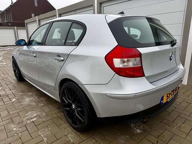 Occasion BMW 118 Executive 129 PK (94 kW) 2007 Grijs Hatchback
