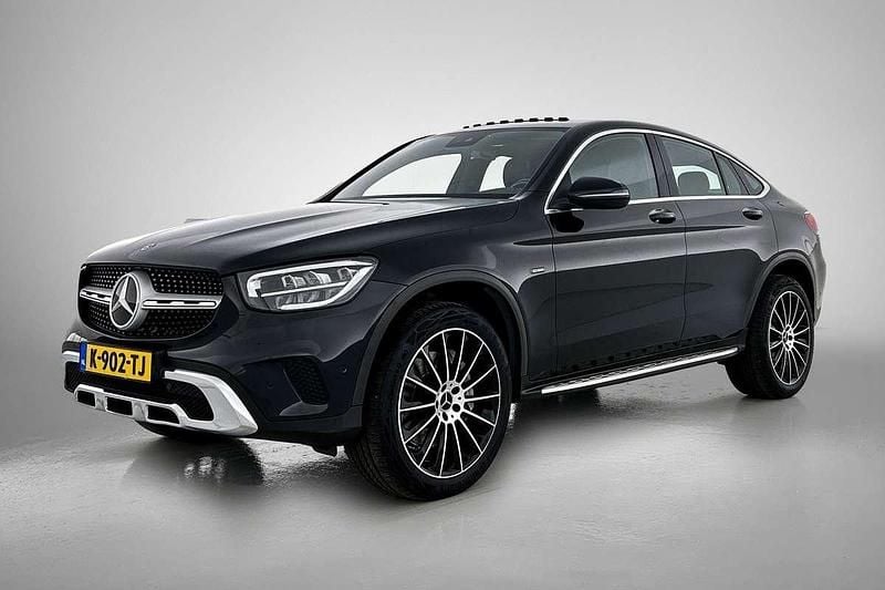 Zwart, metallic lak Gebruikt 2020 Mercedes GLC300e Premium Coupé | € 41.995 (Eerlijke prijs) - Afbeelding 1/4