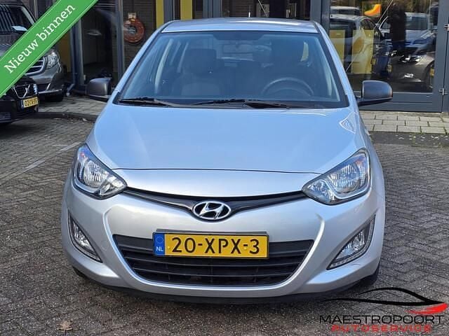 Grijs Occasion 2012 Hyundai i20 Edition Hatchback | € 3.900 (Goede deal) - Afbeelding 1/4