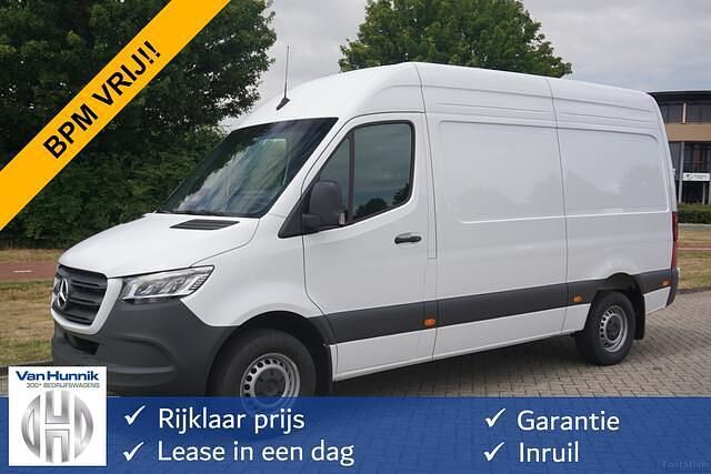 Wit Nieuw 2024 Mercedes Sprinter Van | € 47.850 - Afbeelding 1/4