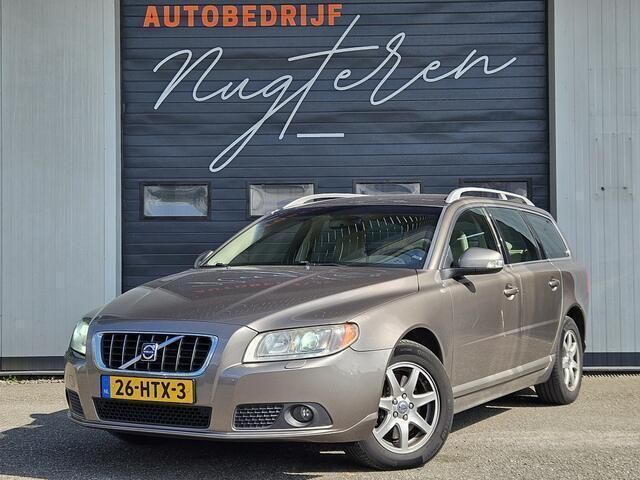 Grijs, metallic lak Gebruikt 2009 Volvo V70 Summum Stationwagen | € 3.950 (Eerlijke prijs) - Afbeelding 1/4