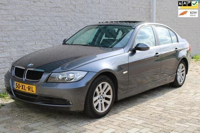 Grijs Gebruikt 2006 BMW 320 Executive Sedan | € 6.250 (Eerlijke prijs) - Afbeelding 1/4