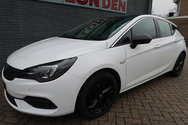 Wit Occasion 2020 Opel Astra Elegance Hatchback | € 13.333 (Eerlijke prijs) - Afbeelding 1/4