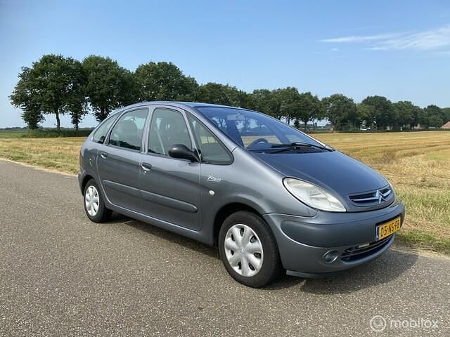 Grijs Gebruikt 2004 Citroën Xsara Picasso MPV | € 1.250 (Eerlijke prijs) - Afbeelding 1/4