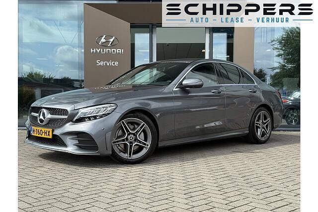 Grijs, metallic lak Gebruikt 2020 Mercedes C180 Business Sedan | € 32.900 (Iets duurder) - Afbeelding 1/4