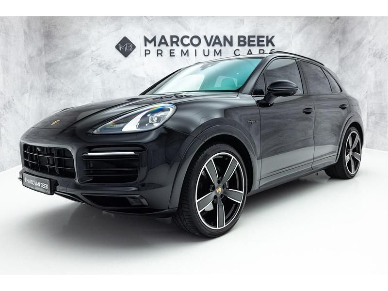 Zwart Occasion 2022 Porsche Cayenne Platinum Edition SUV | € 74.850 (Goede deal) - Afbeelding 1/3