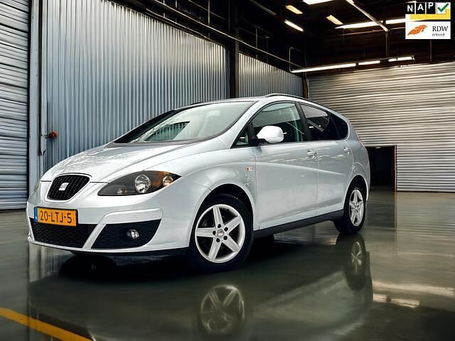 Grijs Gebruikt 2010 Seat Altea XL MPV | € 3.740 (Eerlijke prijs) - Afbeelding 1/3