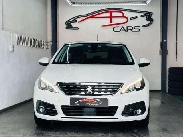 Occasion Peugeot 308 Allure 131 PK (96 kW) 2021 Wit Sedan