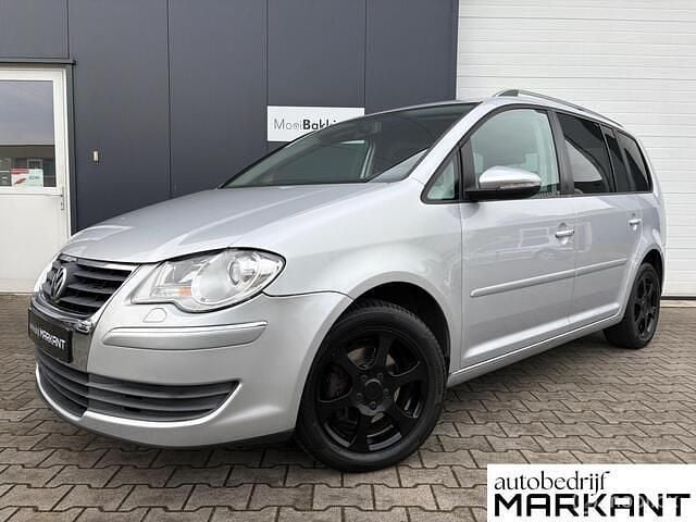 Grijs (metallic) Occasion 2009 VW Touran Highline MPV | € 3.750 (Goede deal) - Afbeelding 1/4