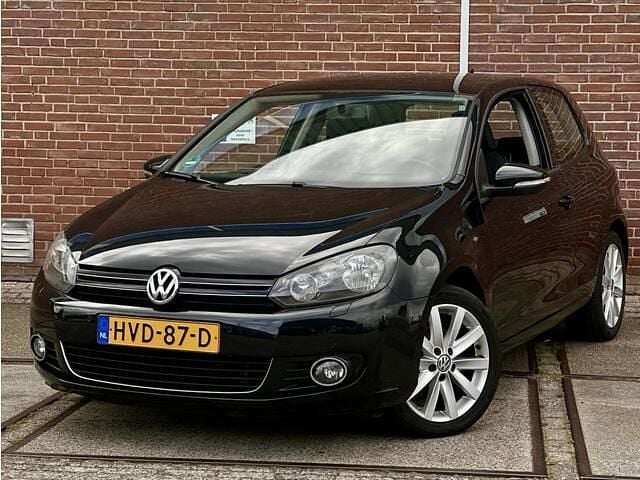 Zwart Gebruikt 2010 VW Golf VI Highline Hatchback | € 4.950 (Goede deal) - Afbeelding 1/4
