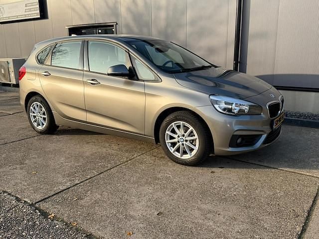 Occasion BMW 216 Executive 102 PK (75 kW) 2017 Grijs (metallic) Stationwagen