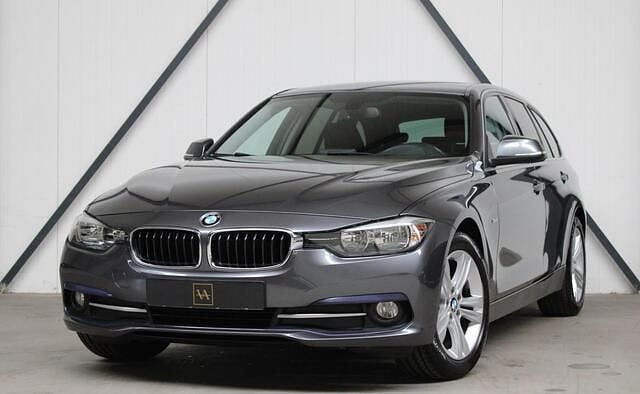 Grijs Gebruikt 2015 BMW 318 Sport Line Stationwagen | € 12.999 (Super prijs) - Afbeelding 1/3